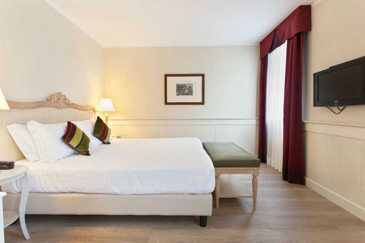 Hotel Leon D'Oro Rovereto  Exterior photo